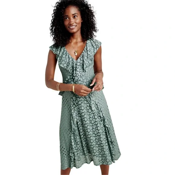 green emerald velvet dress Anthropologie Antoinette Seafoam Green Lace Ruffle Midi Dress – Mustang  Sally Two's Closet